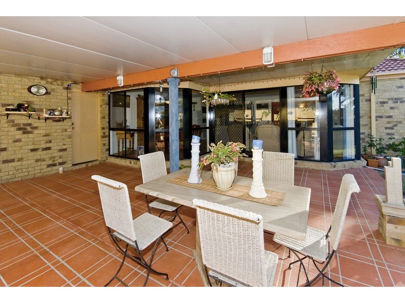 13 Carlos Street, Hillcrest QLD 4118