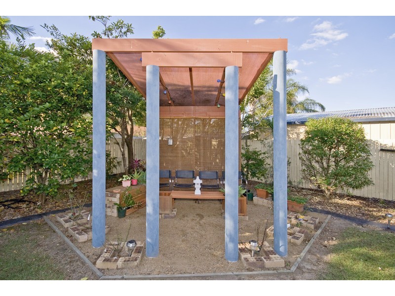 13 Carlos Street, Hillcrest QLD 4118