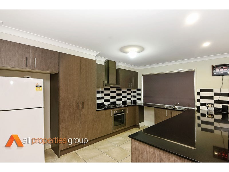 21 SUNDOWNER STREET, Regents Park QLD 4118