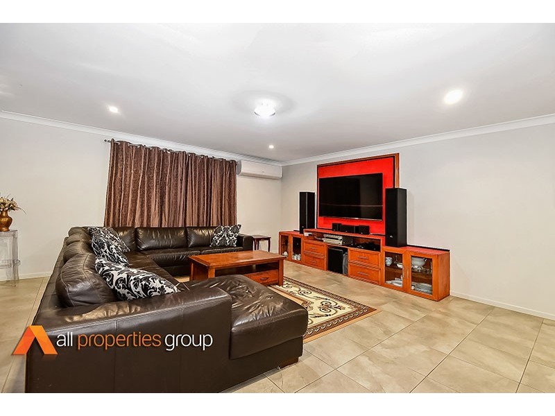 21 SUNDOWNER STREET, Regents Park QLD 4118