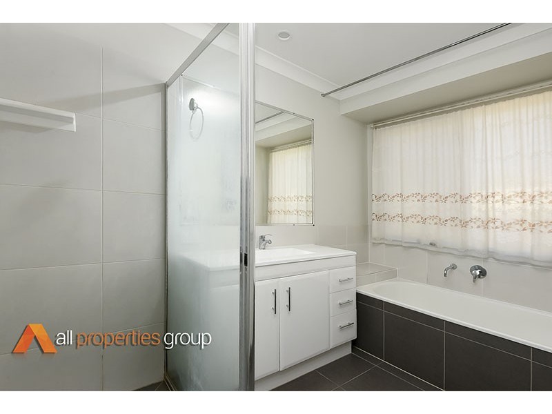 21 SUNDOWNER STREET, Regents Park QLD 4118