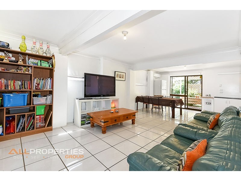 28 ANTLIA STREET, Regents Park QLD 4118