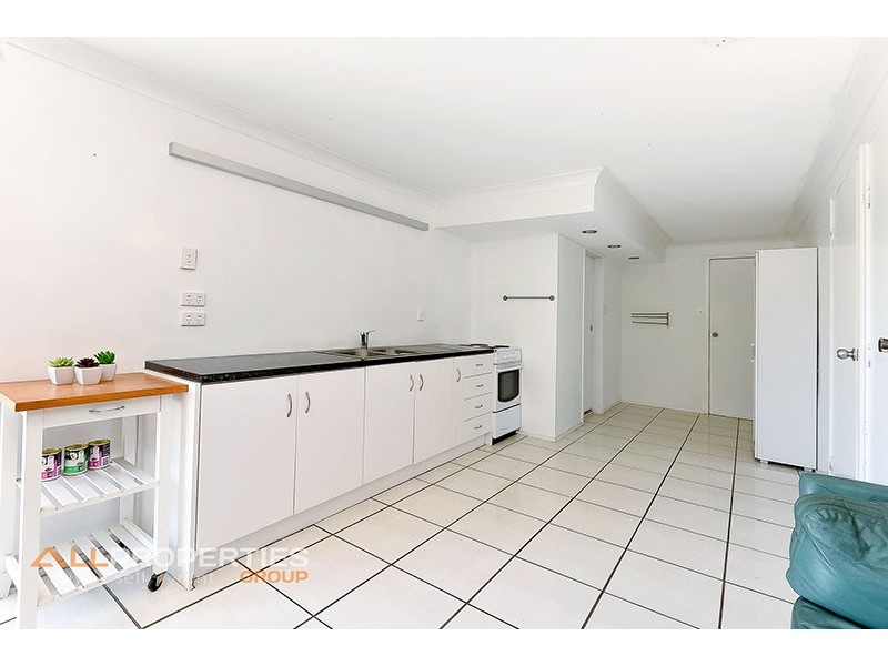 28 ANTLIA STREET, Regents Park QLD 4118