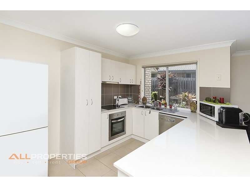 2/11 Julia Street, Brassall QLD 4305