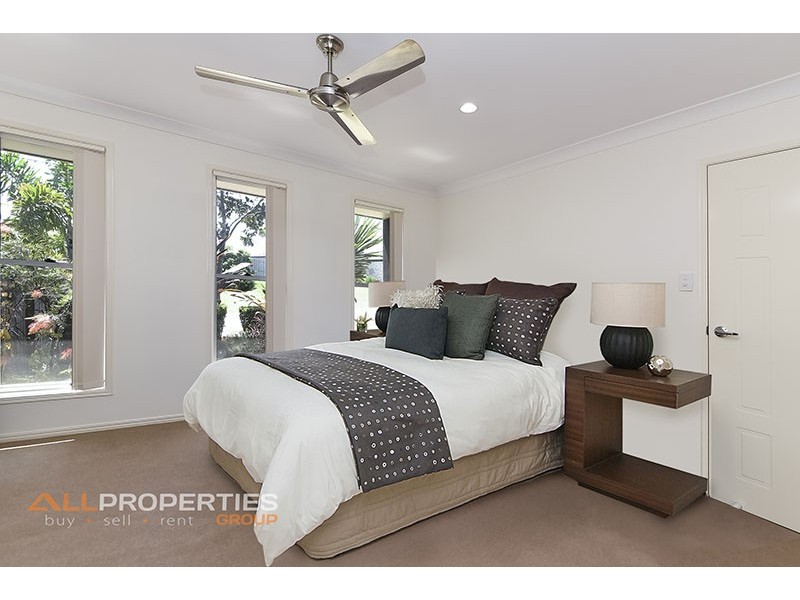 2/11 Julia Street, Brassall QLD 4305