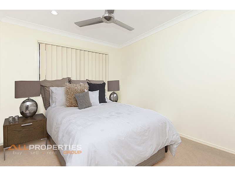 2/11 Julia Street, Brassall QLD 4305