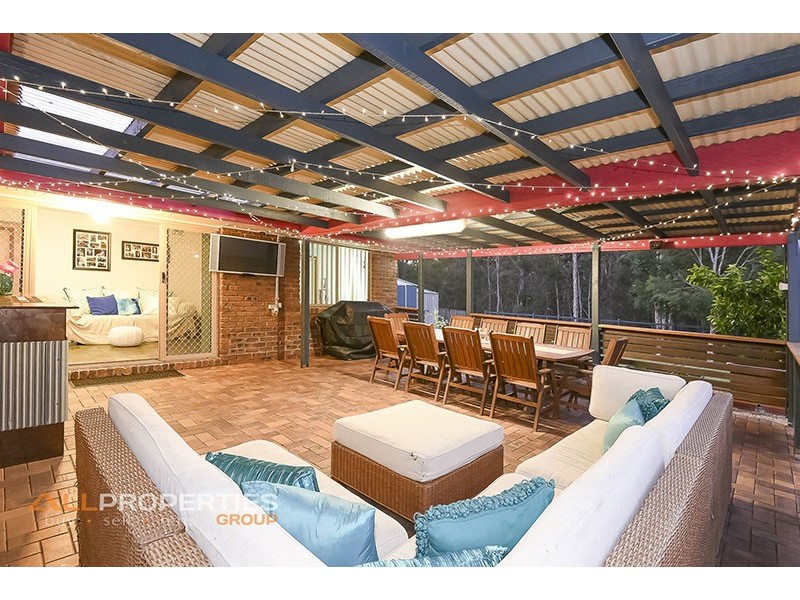 39 Bushland Drive, Regents Park QLD 4118
