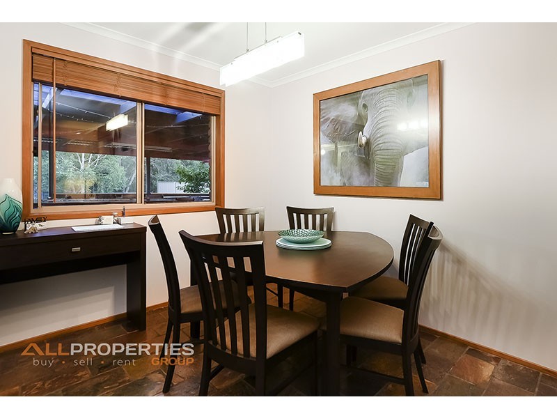 39 Bushland Drive, Regents Park QLD 4118