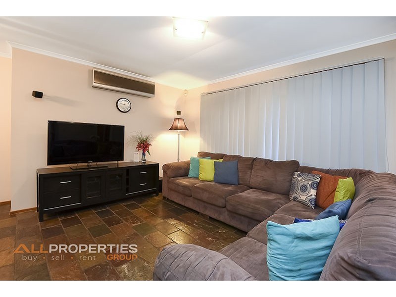 39 Bushland Drive, Regents Park QLD 4118