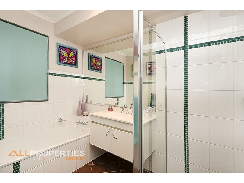 39 Bushland Drive, Regents Park QLD 4118