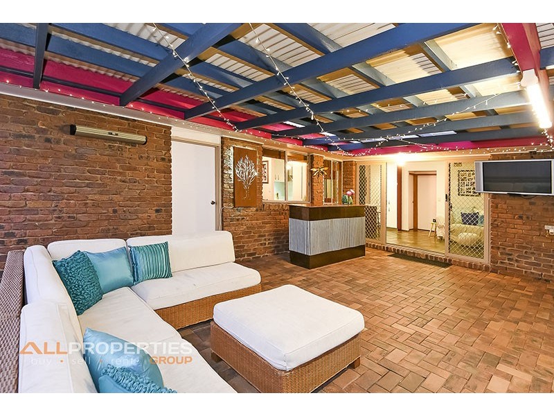39 Bushland Drive, Regents Park QLD 4118