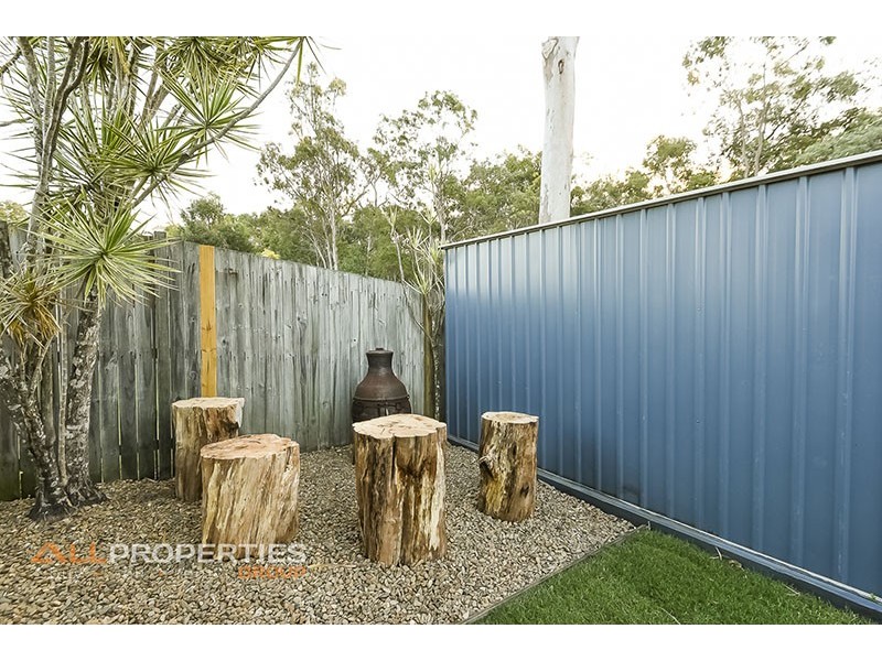 39 Bushland Drive, Regents Park QLD 4118