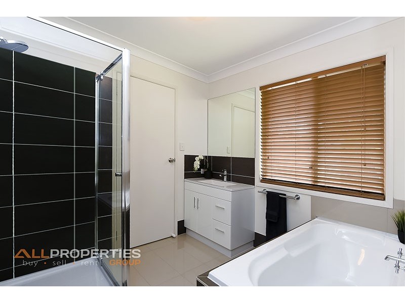 16 Whetton Court, Boronia Heights QLD 4124