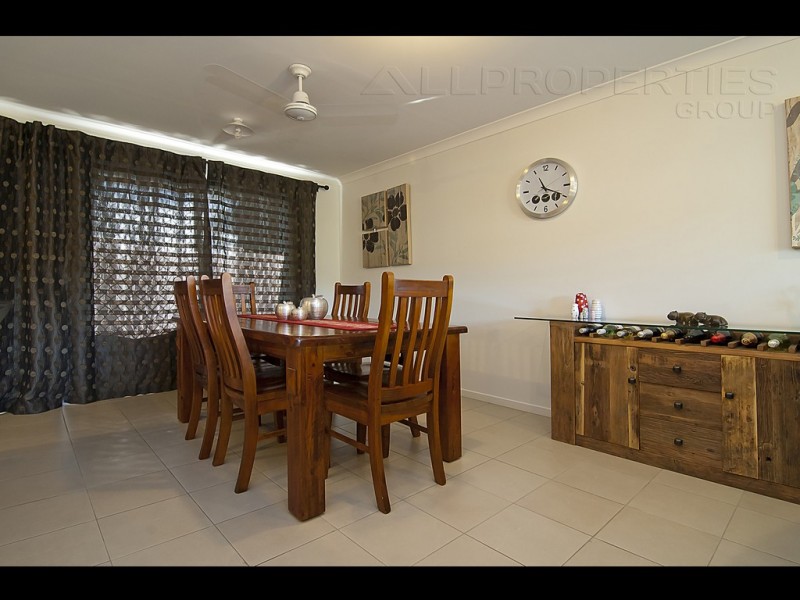 1/19 Pepper Tree Drive, Holmview QLD 4207