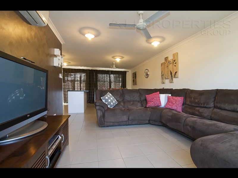 1/19 Pepper Tree Drive, Holmview QLD 4207