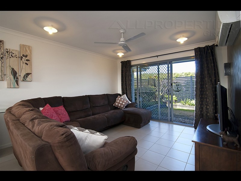 1/19 Pepper Tree Drive, Holmview QLD 4207