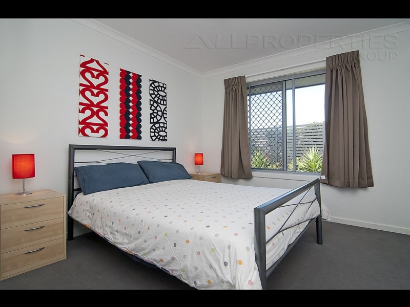 1/19 Pepper Tree Drive, Holmview QLD 4207