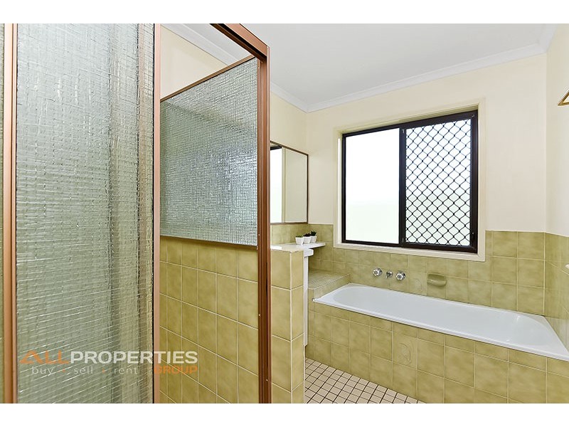 7 Wentworth Tce, Boronia Heights QLD 4124