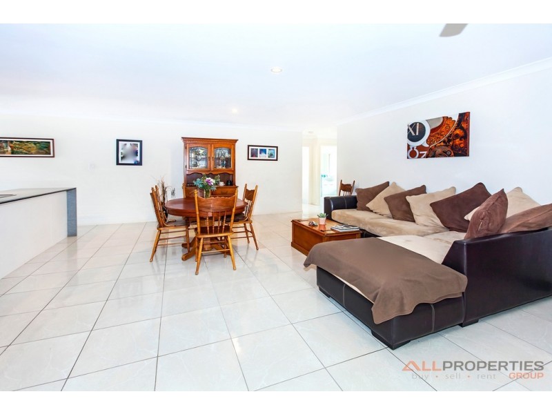 19 Van Asch Close, Doolandella QLD 4077