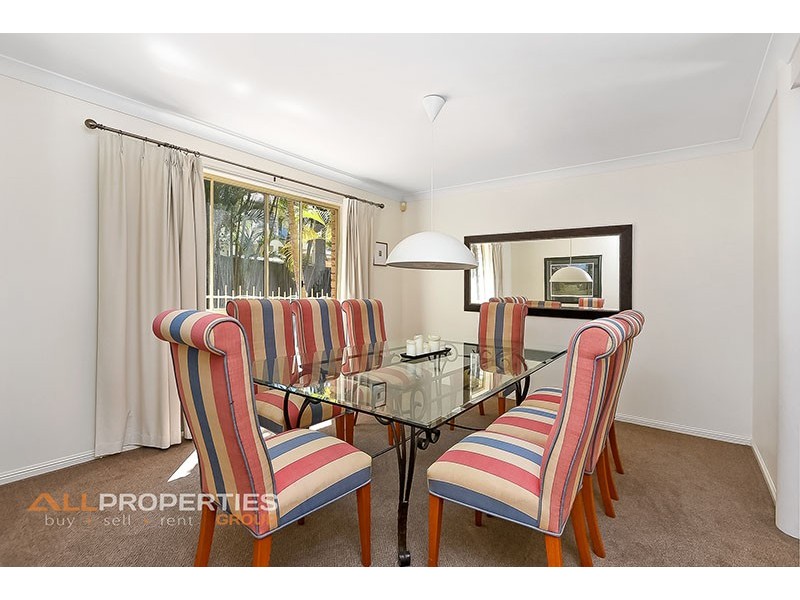 8 Geneva Close, Parkinson QLD 4115