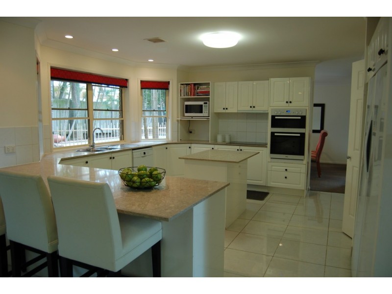 8 Geneva Close, Parkinson QLD 4115