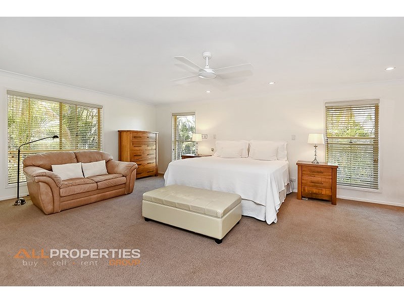 8 Geneva Close, Parkinson QLD 4115