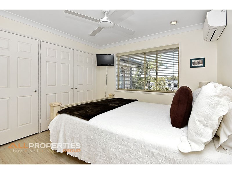 8 Geneva Close, Parkinson QLD 4115