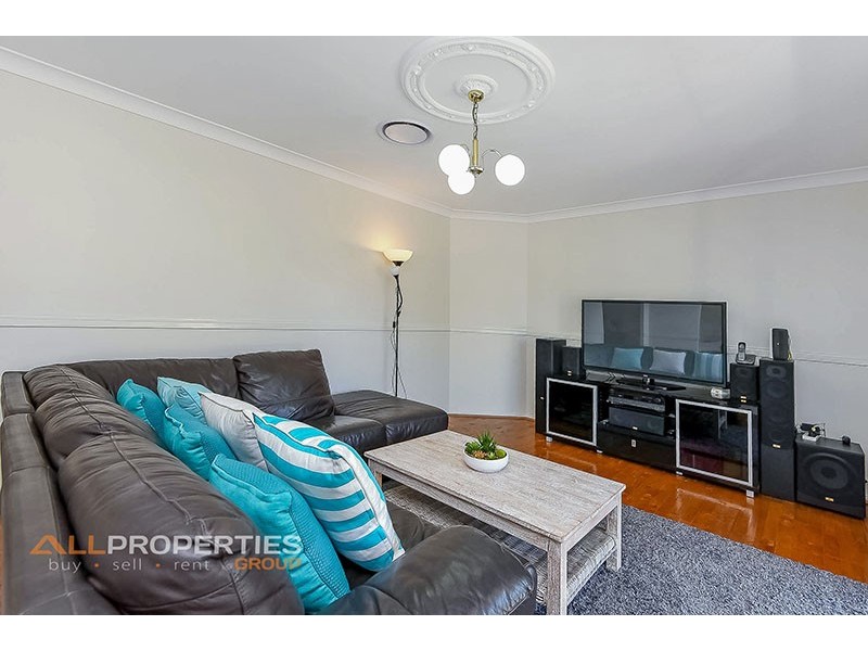 35 Bannockburn Cres, Parkinson QLD 4115