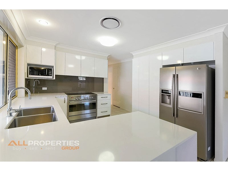 35 Bannockburn Cres, Parkinson QLD 4115