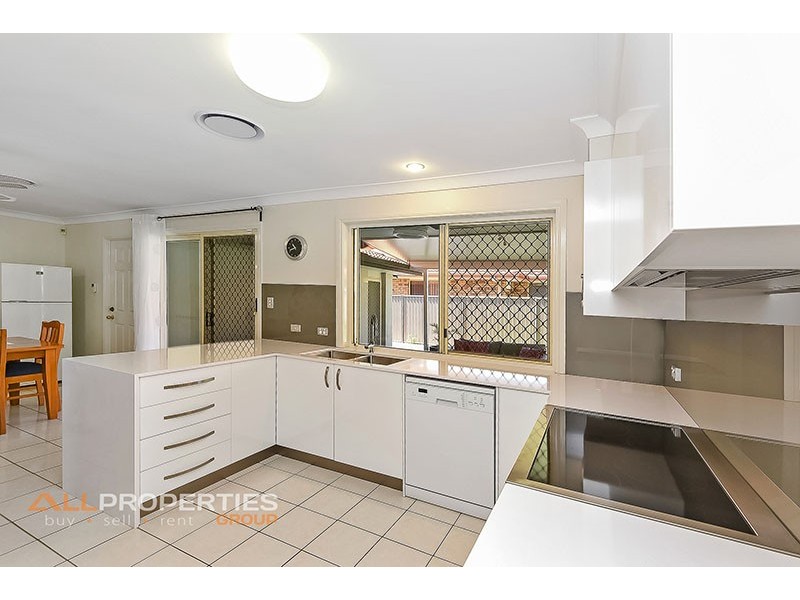 35 Bannockburn Cres, Parkinson QLD 4115