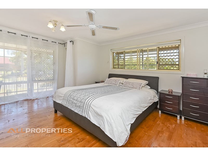 35 Bannockburn Cres, Parkinson QLD 4115