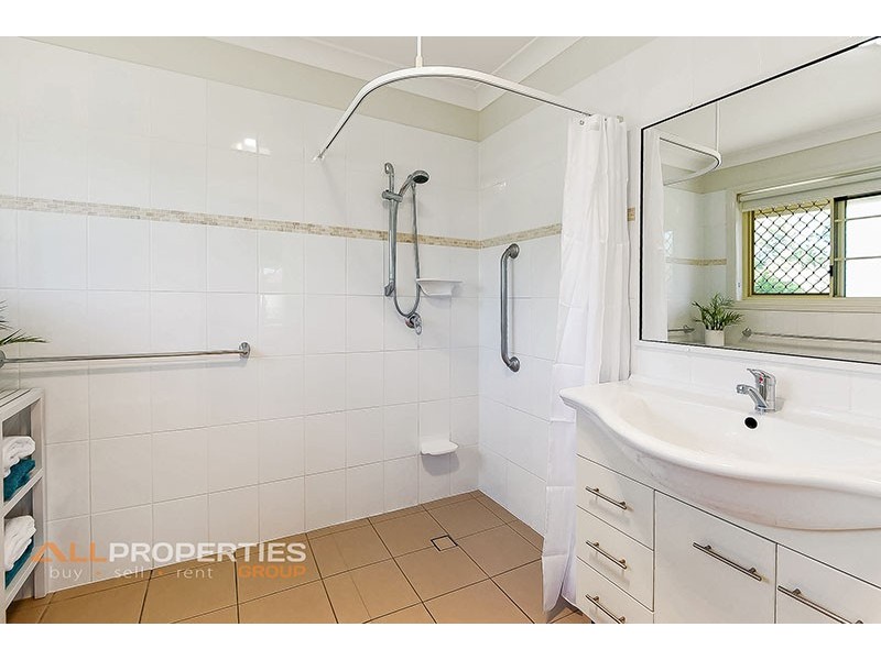 35 Bannockburn Cres, Parkinson QLD 4115