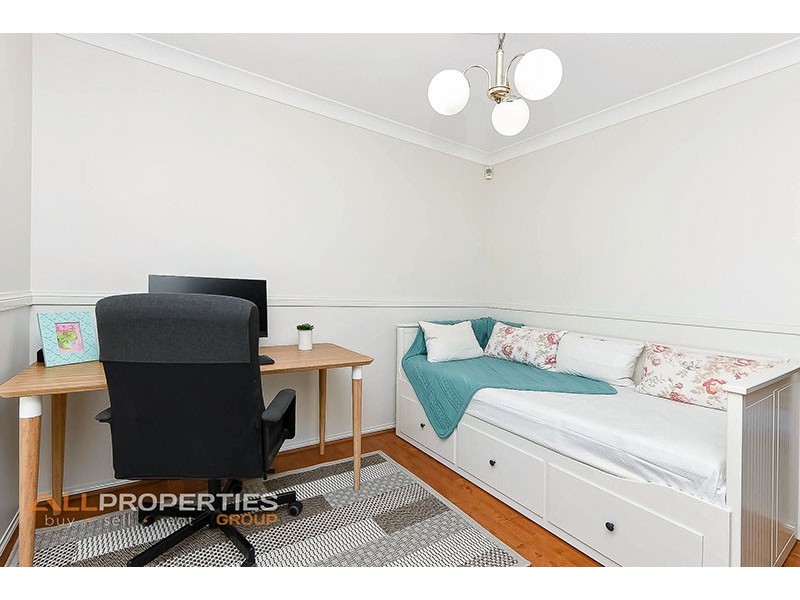 35 Bannockburn Cres, Parkinson QLD 4115