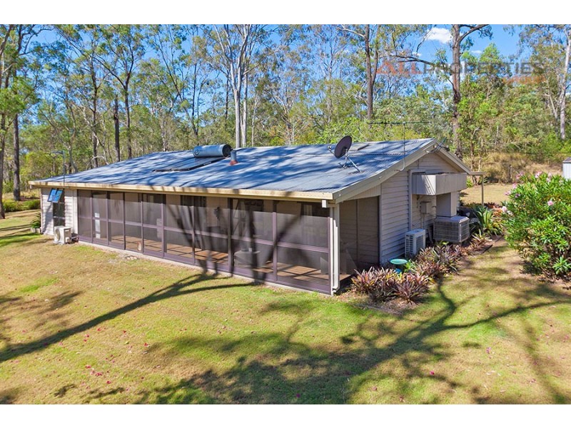 39 Smith Road, Park Ridge South QLD 4125