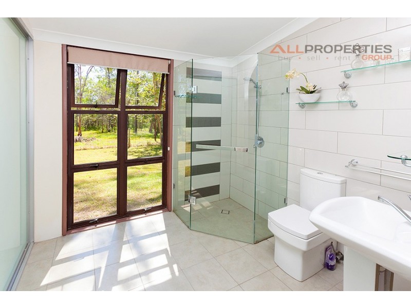 39 Smith Road, Park Ridge South QLD 4125