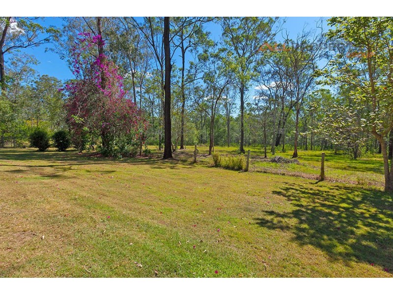 39 Smith Road, Park Ridge South QLD 4125