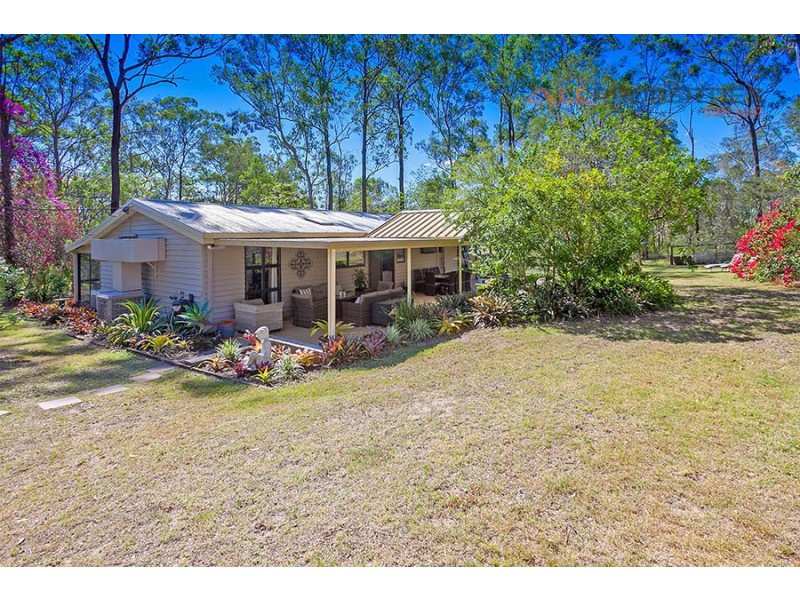 39 Smith Road, Park Ridge South QLD 4125