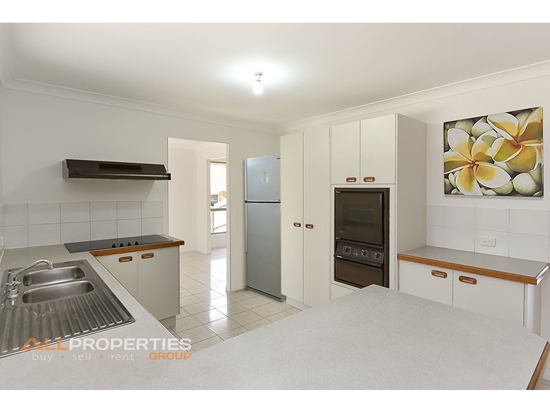 19 OLIVIA CT, Regents Park QLD 4118
