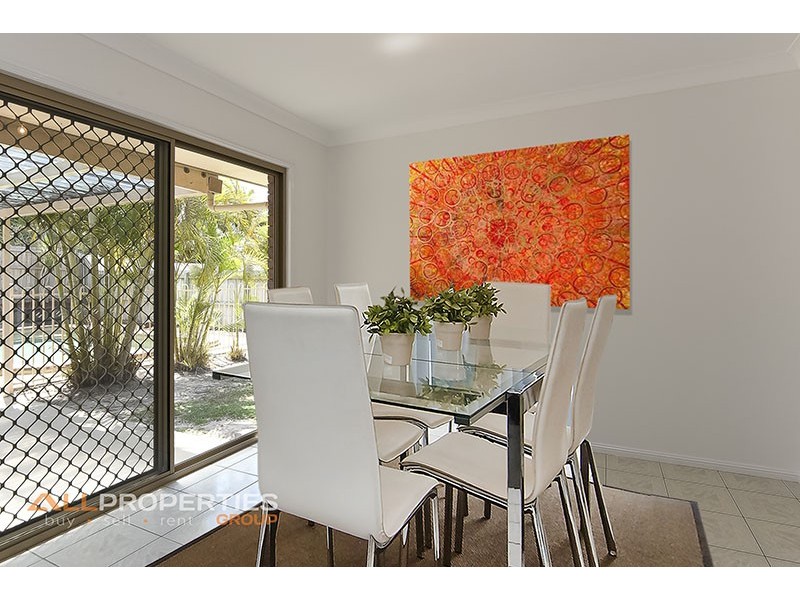 19 OLIVIA CT, Regents Park QLD 4118