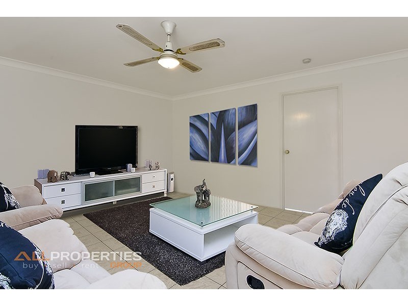 19 OLIVIA CT, Regents Park QLD 4118