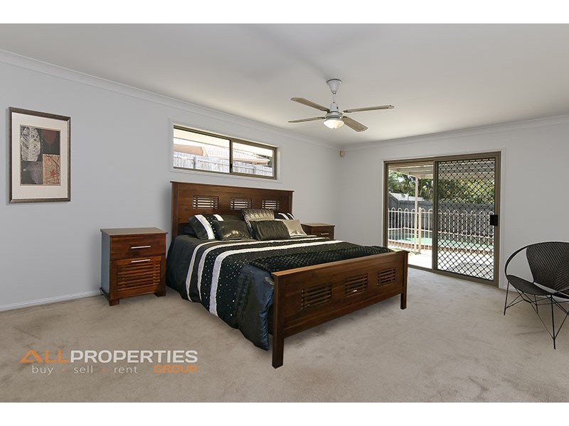 19 OLIVIA CT, Regents Park QLD 4118