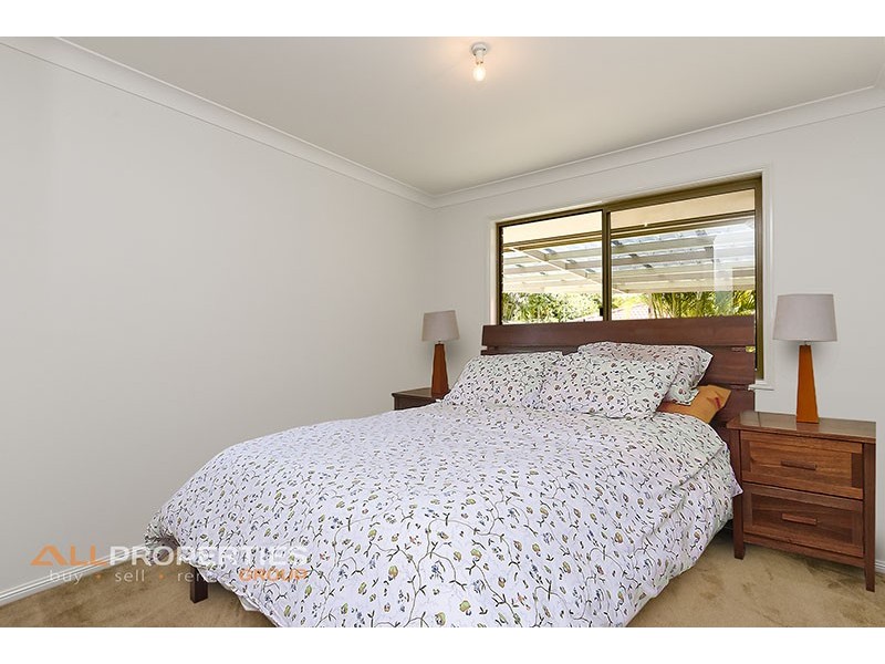19 OLIVIA CT, Regents Park QLD 4118
