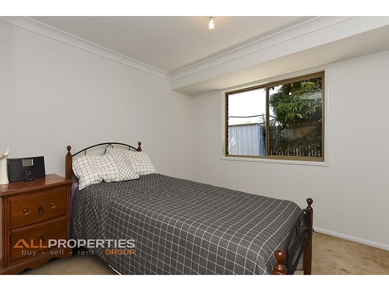 19 OLIVIA CT, Regents Park QLD 4118