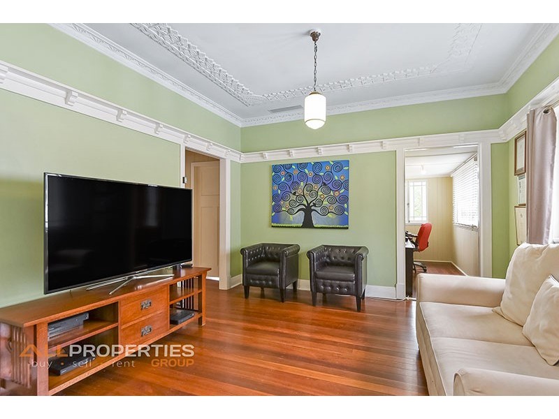 87 Ridge Street, Greenslopes QLD 4120