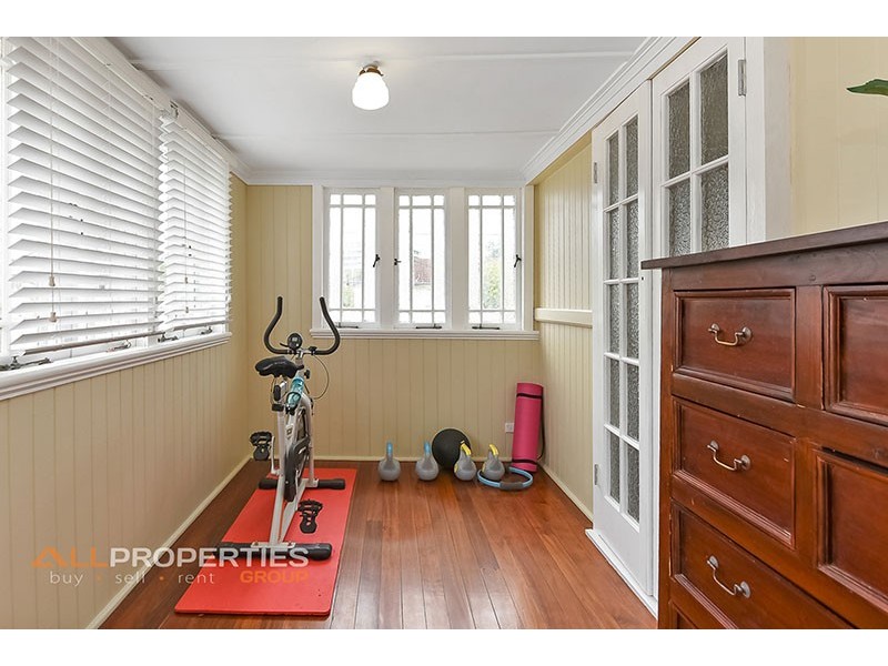 87 Ridge Street, Greenslopes QLD 4120