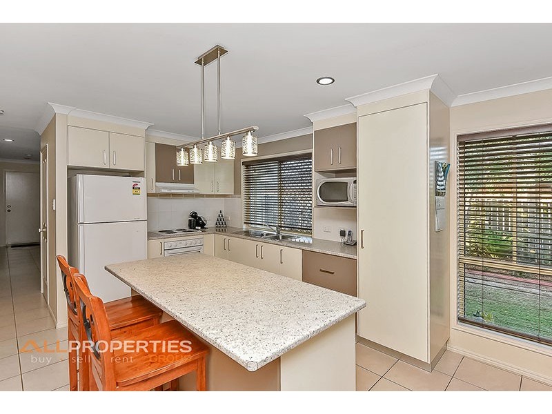 8 JOBSON PLACE, Crestmead QLD 4132