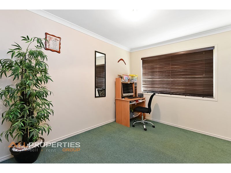 8 JOBSON PLACE, Crestmead QLD 4132