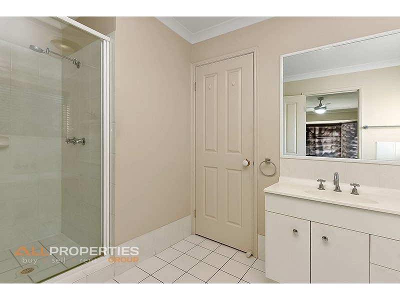 8 JOBSON PLACE, Crestmead QLD 4132