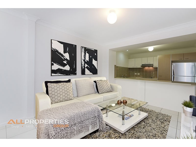 26/99 Peverell Street, Hillcrest QLD 4118