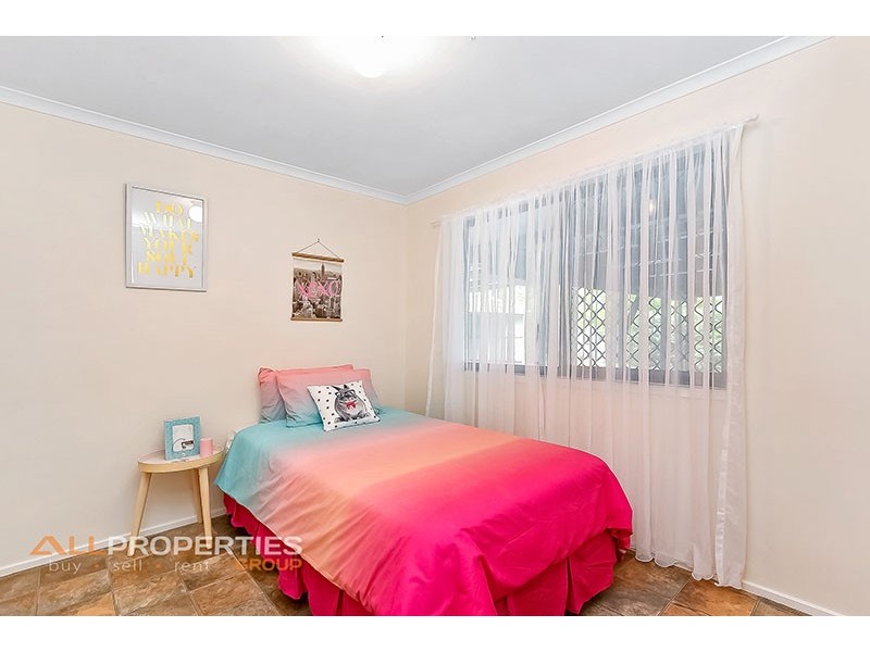 5 DRYADE STREET, Regents Park QLD 4118